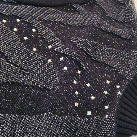 GUESS Sweater - Picture 4 of 4